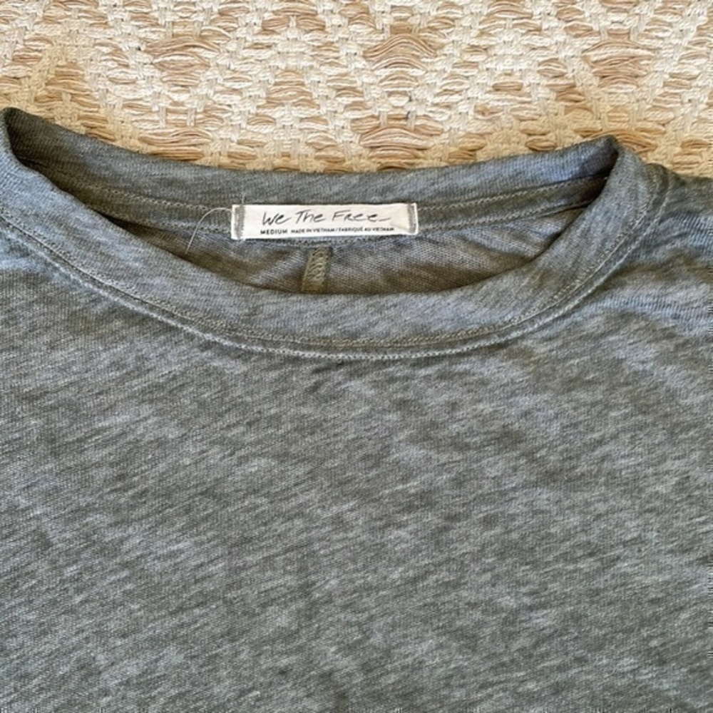 We the free medium sage green top - Picture 2 of 4